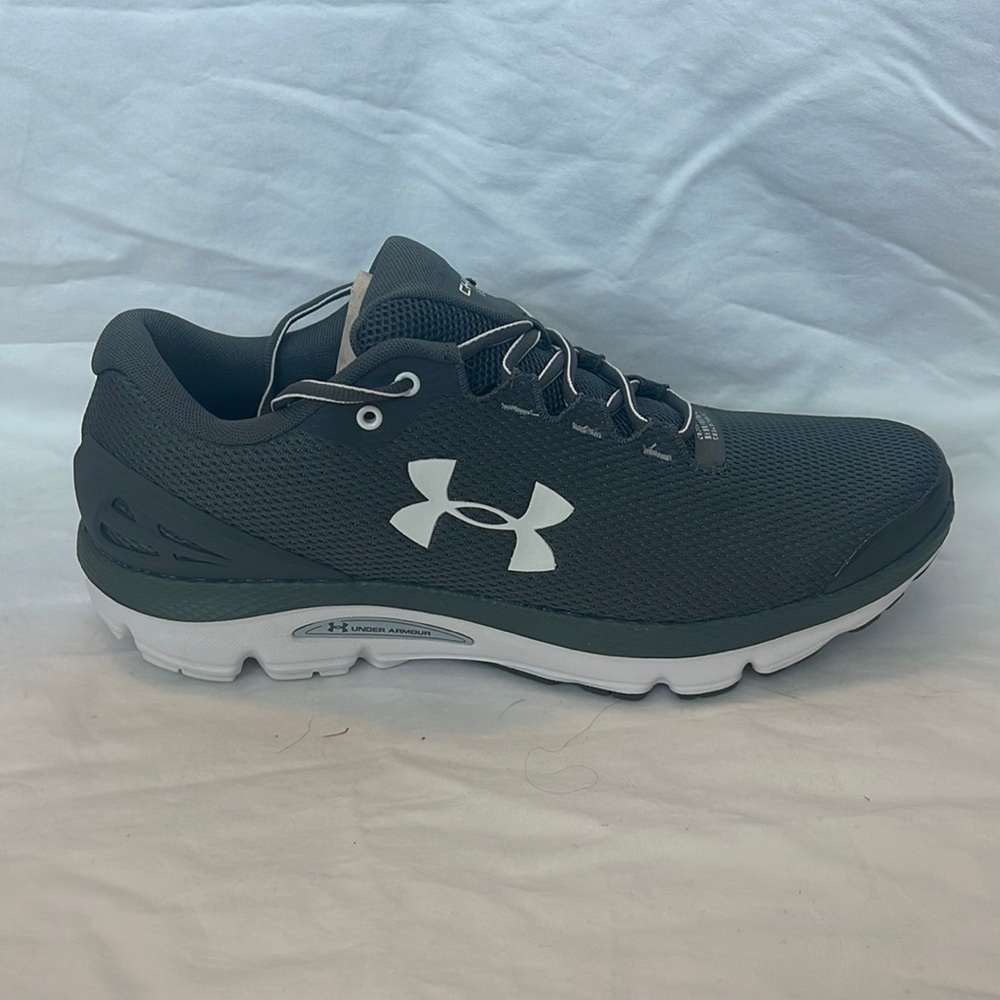 Men’s size 12 Under Armour Charged Gemini 2020 Shoes